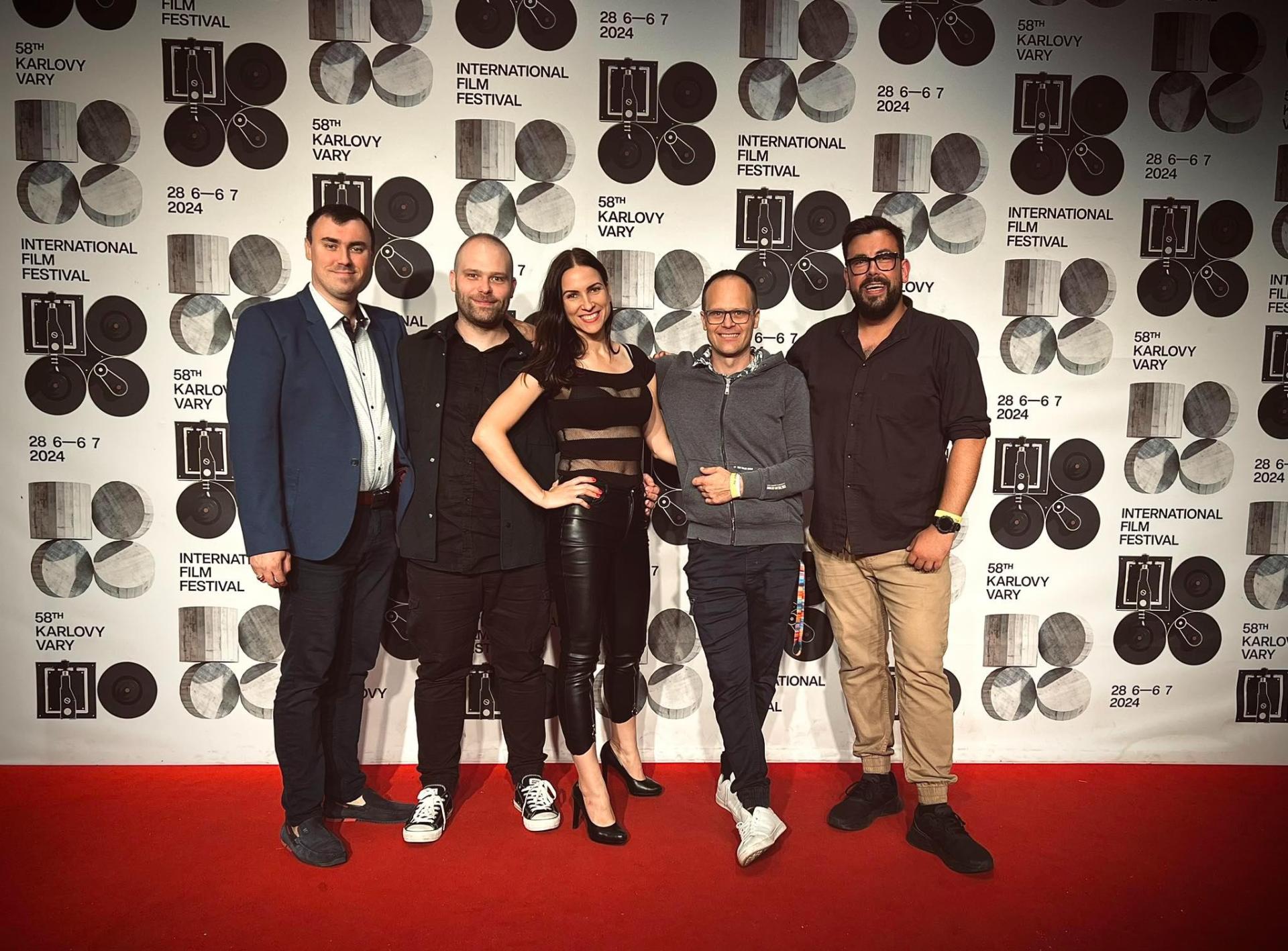 Cimbalovka Silband s Robom Simkom - ••• Akustický koncert vhodný ako samostatný komornejší program
alebo festivalové vystúpenie bez prestávok, ideálny pre formálne
podujatia, konferencie, divadelné predstavenia, záhradné koncerty,
obecné dni, mestské slávnosti, klubové večery, živšie firemné akcie,
teambuildingy, spoločenské podujatia, plesy a neformálne stretnutia.

••• Akustický koncert vhodný pre komerčné vystúpenie v troch
30-minútových cykloch, ideálny pre svadby, plesy, zábavy,
klubové večery, firemné akcie a ďalšie komerčné podujatia.